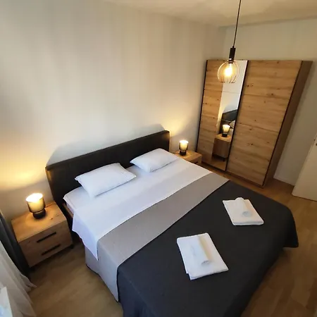 Apartamento Johnny 2 *
